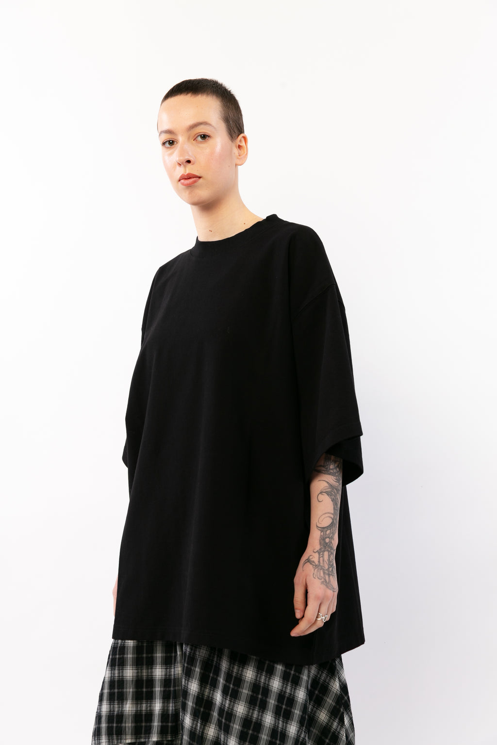ROXAN : T-shirt essentiel brodé à volume structuré