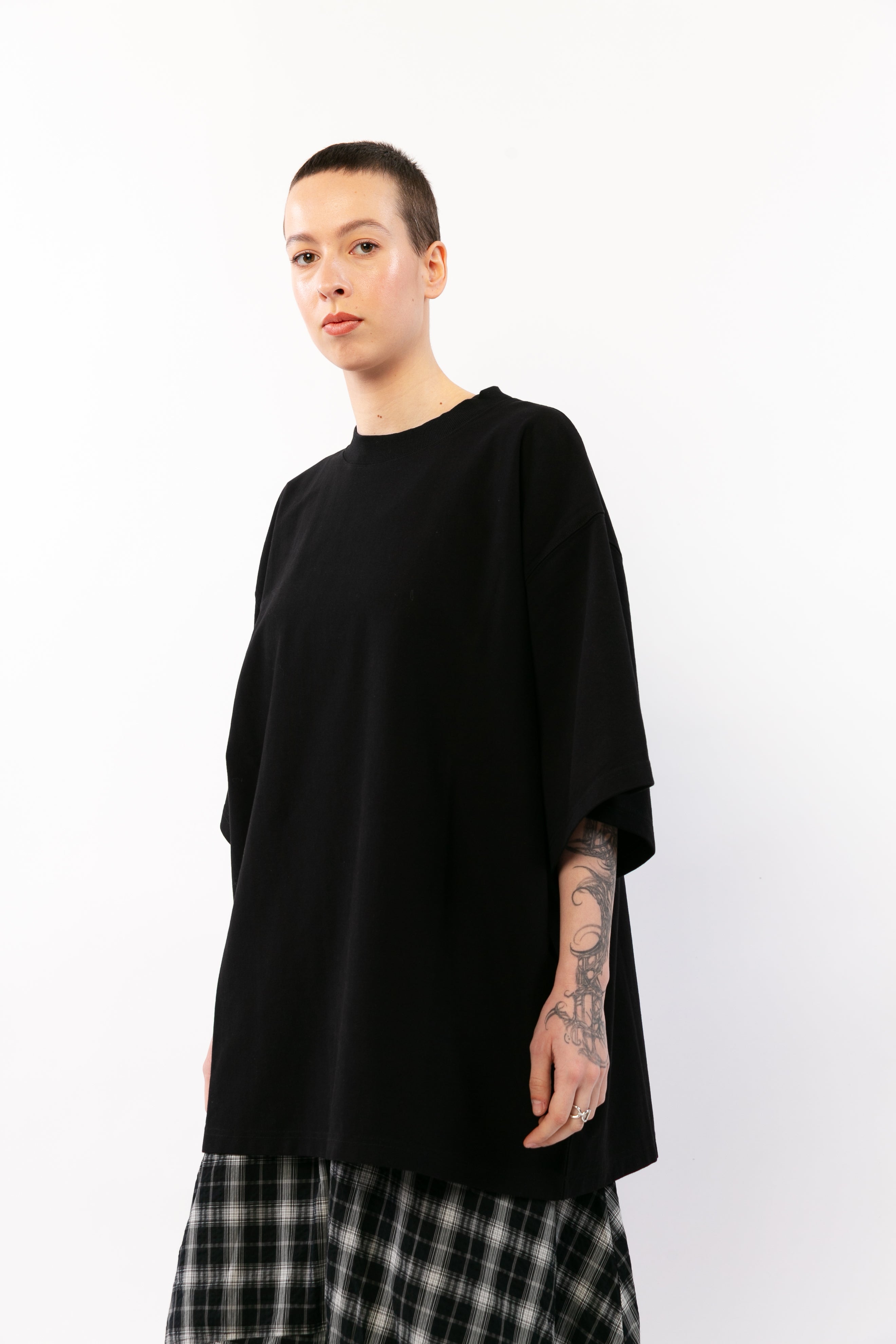 ROXAN : T-shirt essentiel brodé à volume structuré